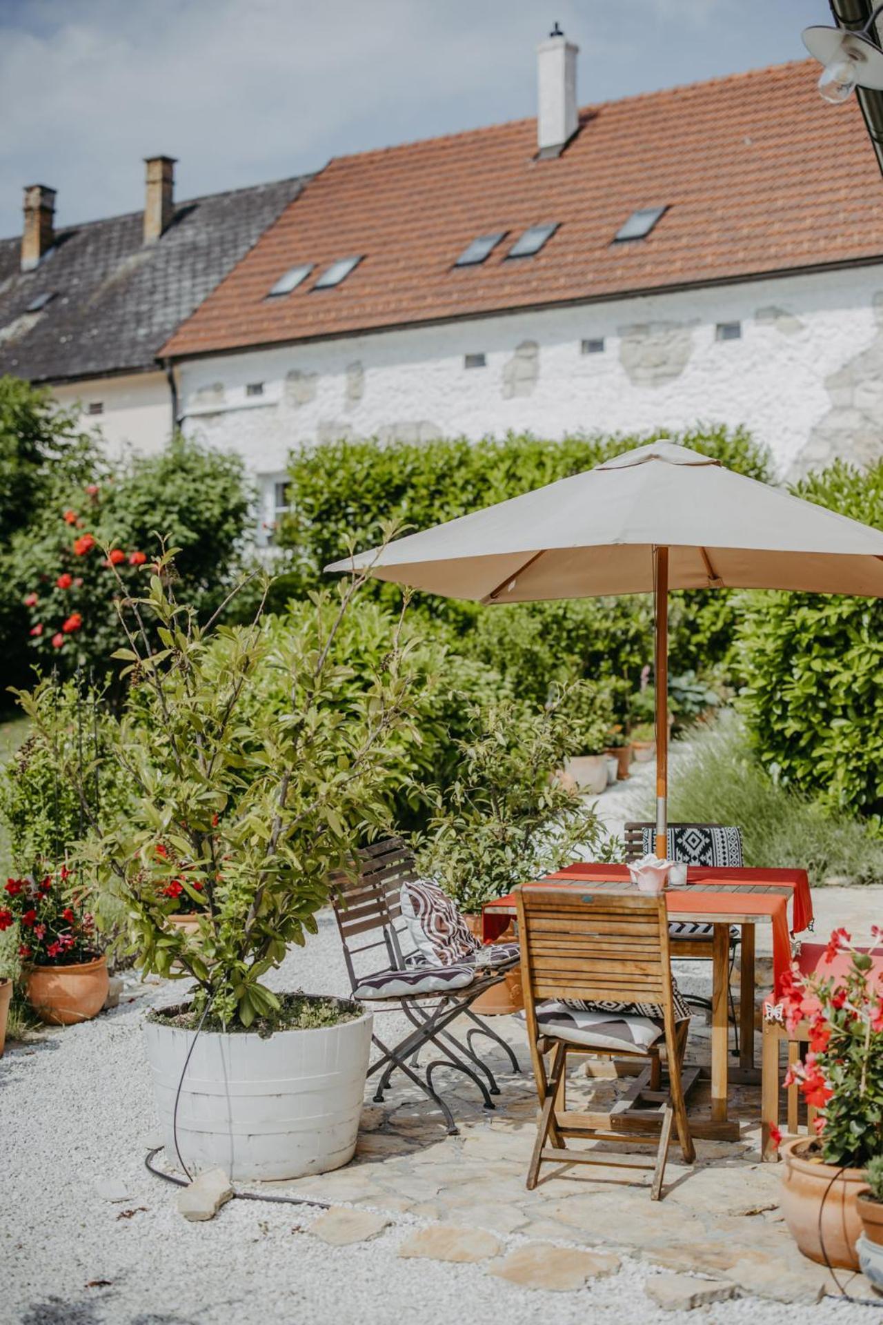 Haus Diogenes Appartement Mörbisch am See Buitenkant foto