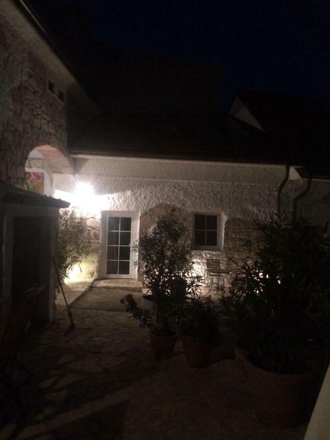 Haus Diogenes Appartement Mörbisch am See Buitenkant foto